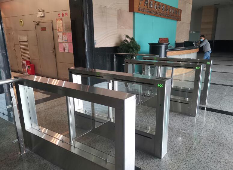 翼梭高校宿舍门禁校门防控ubc人脸识别拍打门闸机