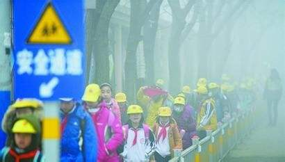 家长们,学校教室里可以租空气净化器了