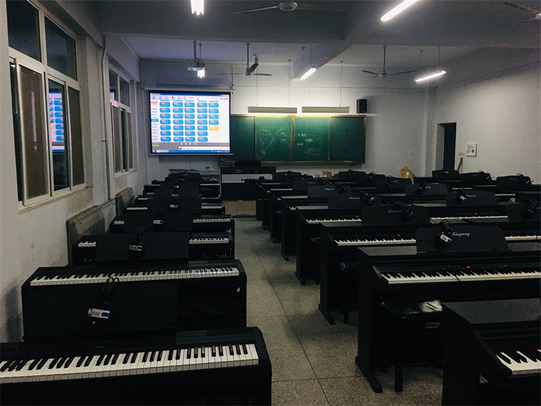 星锐恒通智能钢琴教室 钢琴教学系统