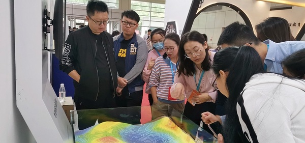 中教启星亮相首届宁夏“互联网+教育”装备博览会