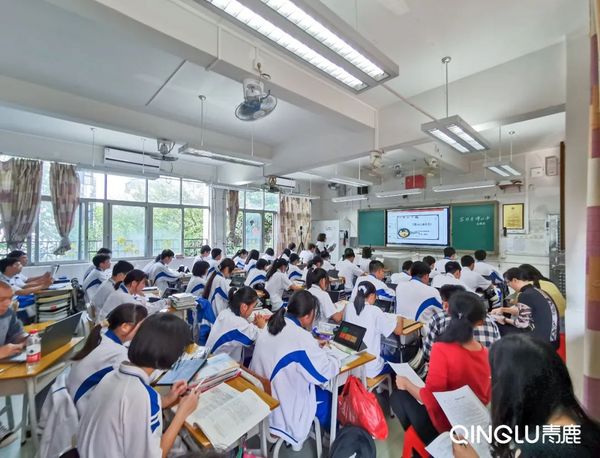 14個班500名學生！廣州這所中學已實現智慧教學常態化！
