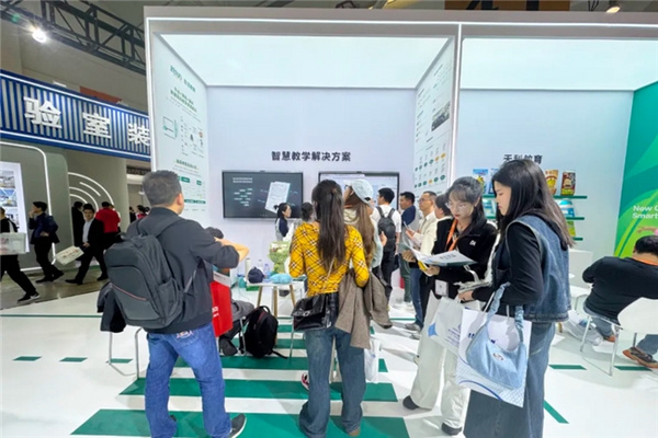 科技東方，慧創未來：新東方智慧教育精彩亮相第84屆教裝展