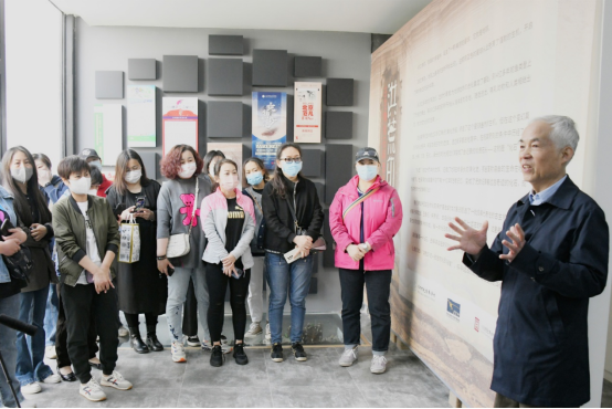 《洪荒印記 古生物化石科普展》在北京市趙登禹學校正式啟幕