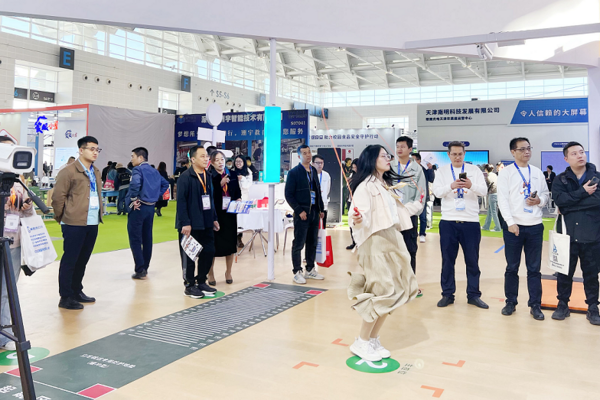 AI體育全場景解決方案！恒鴻達震撼亮相教育裝備展