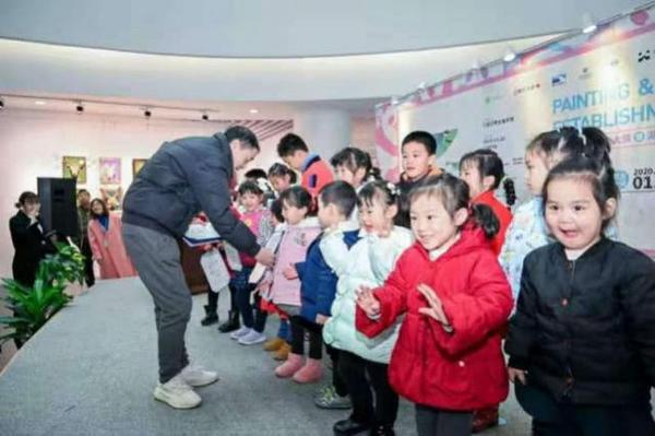 《湖北省少兒書畫大展》在琴臺美術館閉幕