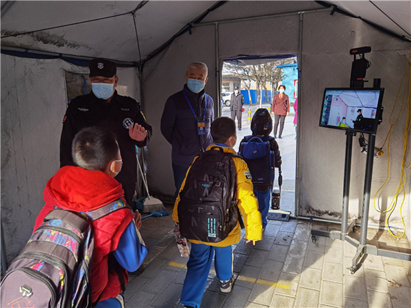 北京市千余名掛牌責任督學跟進督導校園一線疫情防控工作