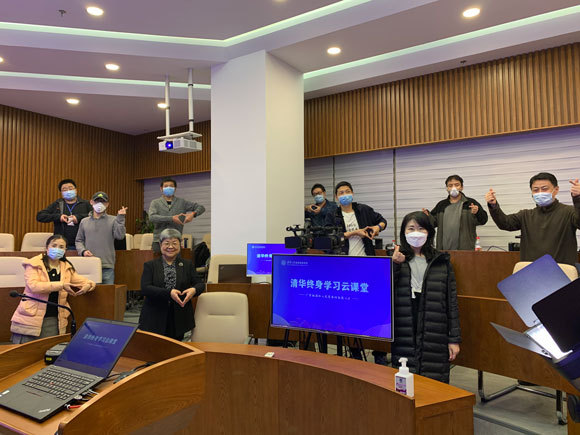 清華大學立足優勢教育資源 致敬“最美逆行者”