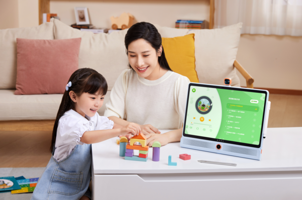 新物種：科大訊飛AI學習機LUMIE 10系列閃耀上市