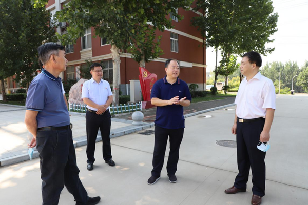 河南省教育廳二級巡視員李培俊到高校檢查開學準備工作