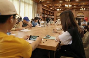 四川文理學院師生“同上一堂航天精神思政大課”