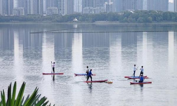江汉大学都市时尚体育科普基地助力培养首批国家级桨板运动健将