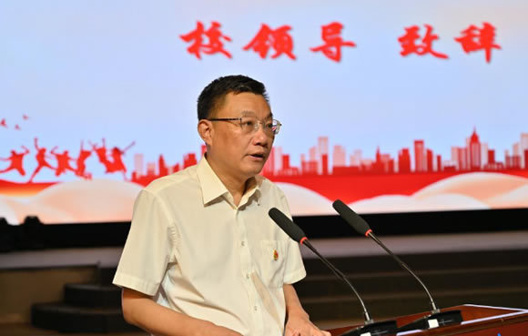奮斗的身影 成長的足跡——攀枝花學院舉辦2024年學生表揚大會暨優秀大學生事跡分享會