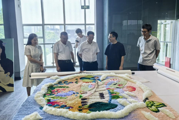 宜宾学院党委书记马洪江到艺术设计学院调研指导工作