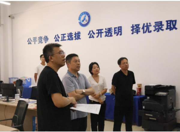 辽宁科技学院副校长葛会奇深入招生录取一线指导工作