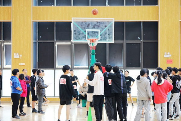 肥西縣職業技術學校精彩開展陽光體育節活動