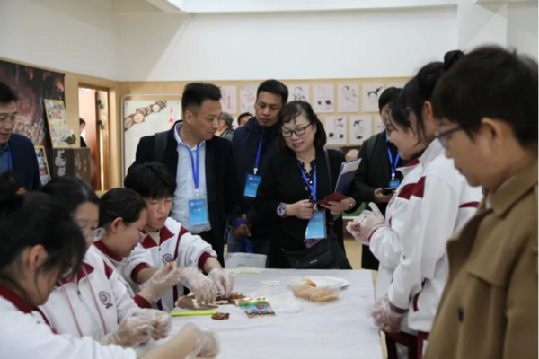 第十八屆江蘇中小學校長國際交流與協作會在徐州盛大舉行