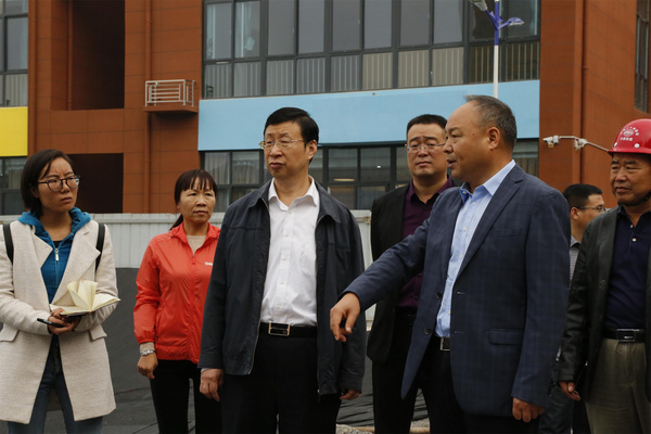 卫祥玉到愚公路学校、延庆外国语学校视察学校建设情况