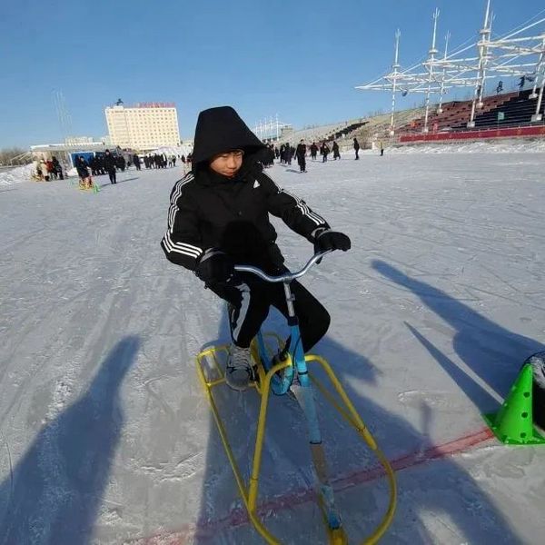 內蒙古錫林浩特：冰雪趣味運動會讓學生走出教室感受冰雪文化