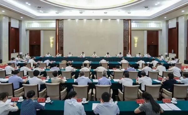 第一屆全國學生（青年）運動會組委會第一次會議在廣西南寧舉行